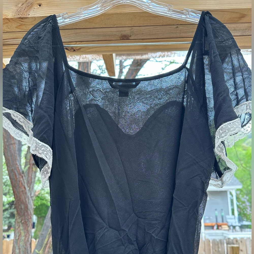 Banana Republic NWT Black Ivory Lace Flowy Tie Waist Top Blouse Large - Picture 8 of 16